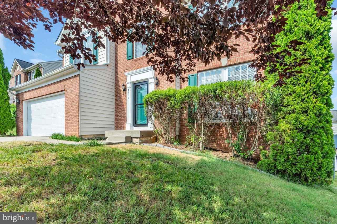 5413 Silver Maple Ln - Photo 4 of 40