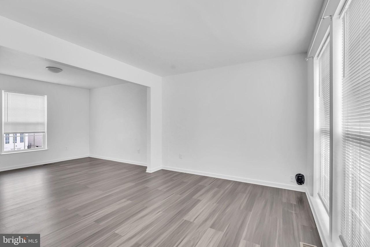 5413 Silver Maple Ln - Photo 5 of 40