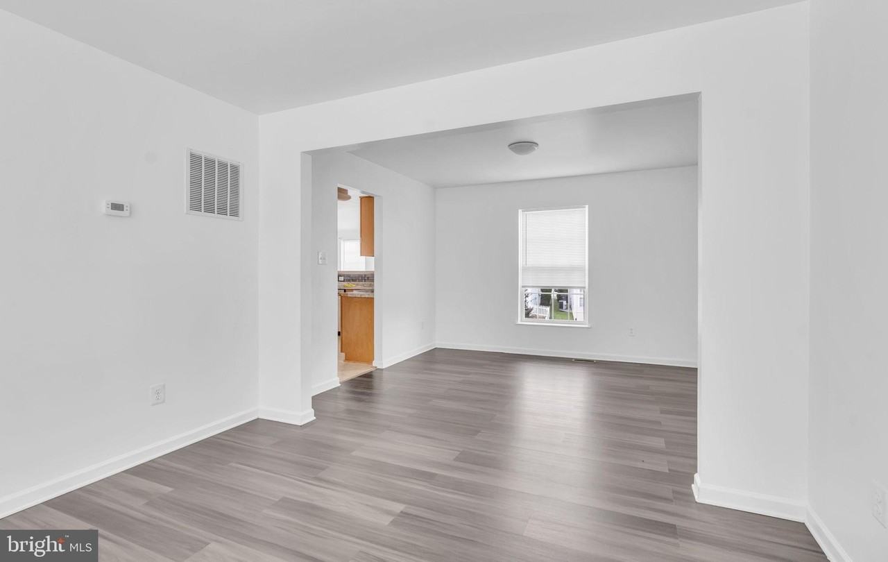 5413 Silver Maple Ln - Photo 6 of 40