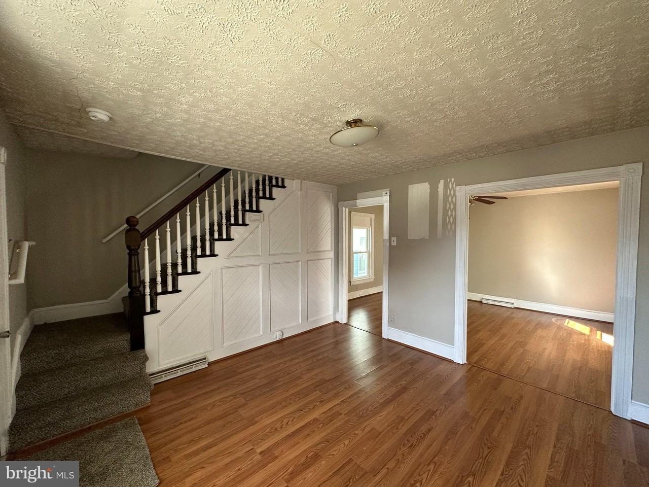 712 W King St - Photo 6 of 37