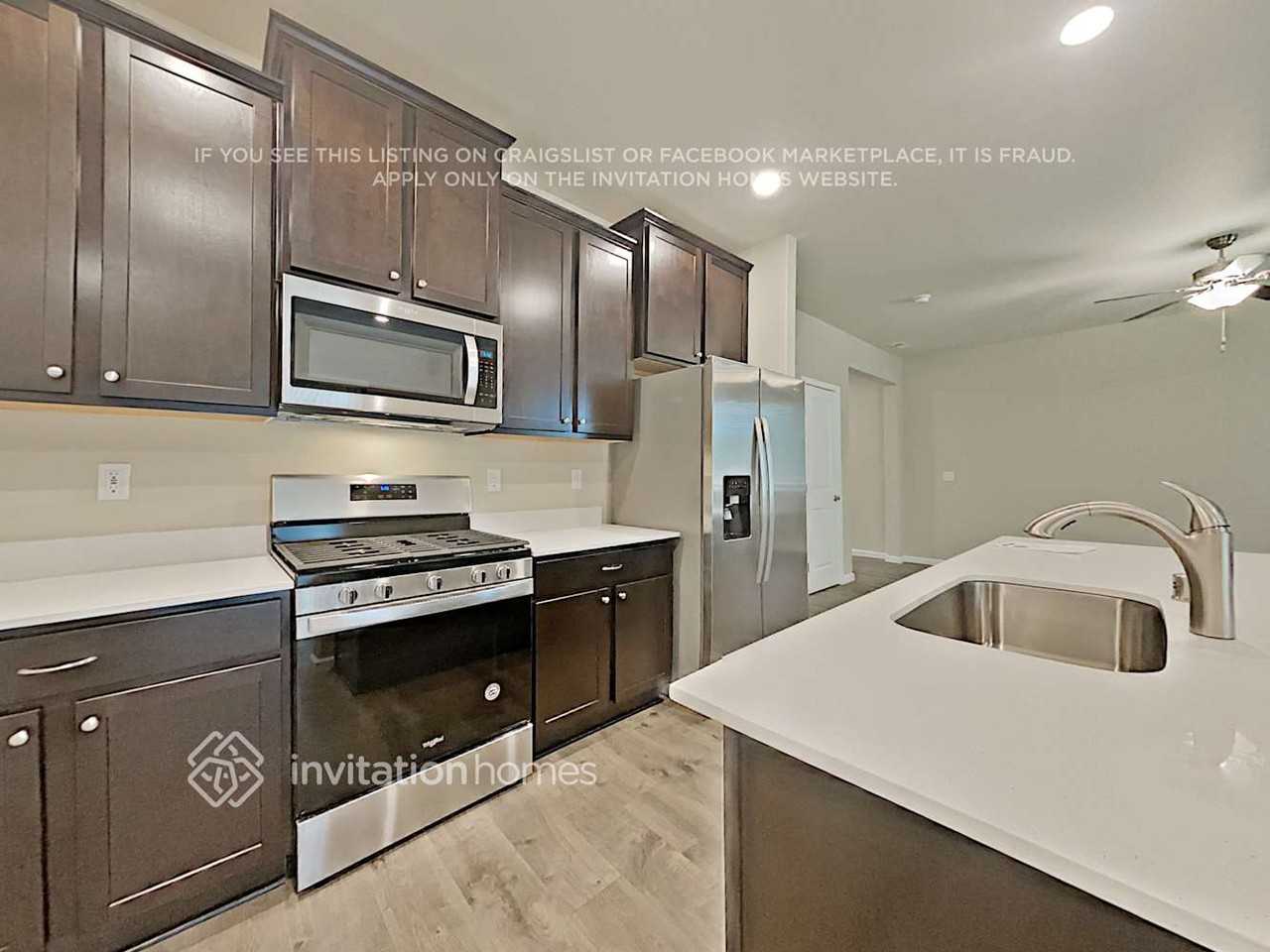 8549 55th Pl Ne - Photo 7 of 18