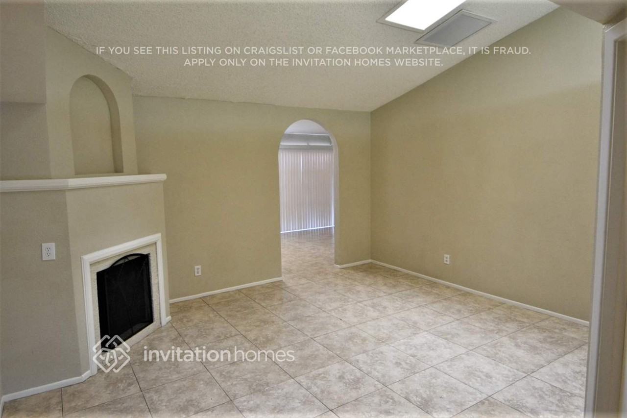 13815 N 45th Ave - Photo 2 of 13