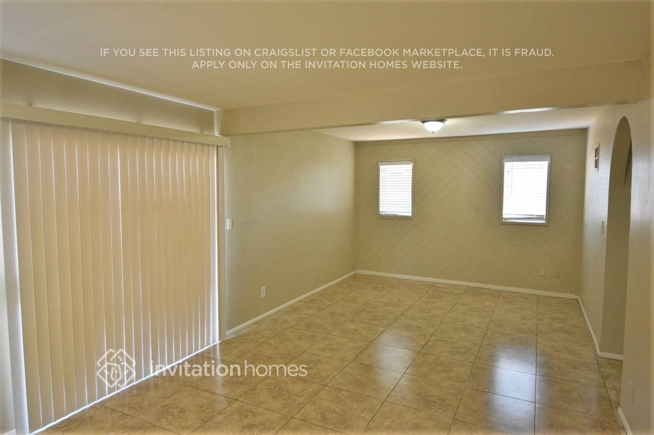 13815 N 45th Ave - Photo 3 of 13