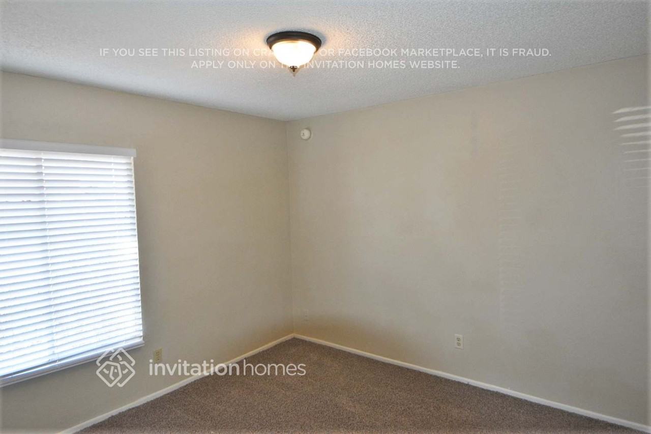 13815 N 45th Ave - Photo 7 of 13