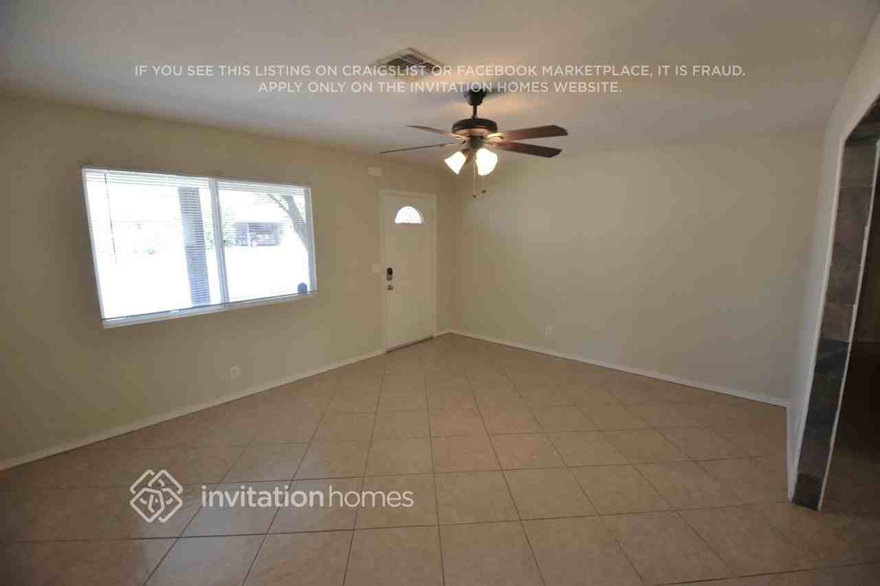 3415 W Shaw Butte Dr - Photo 2 of 11