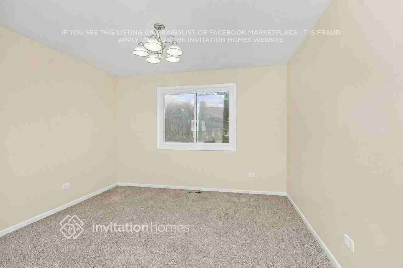 22830 Lakeshore Dr - Photo 7 of 19
