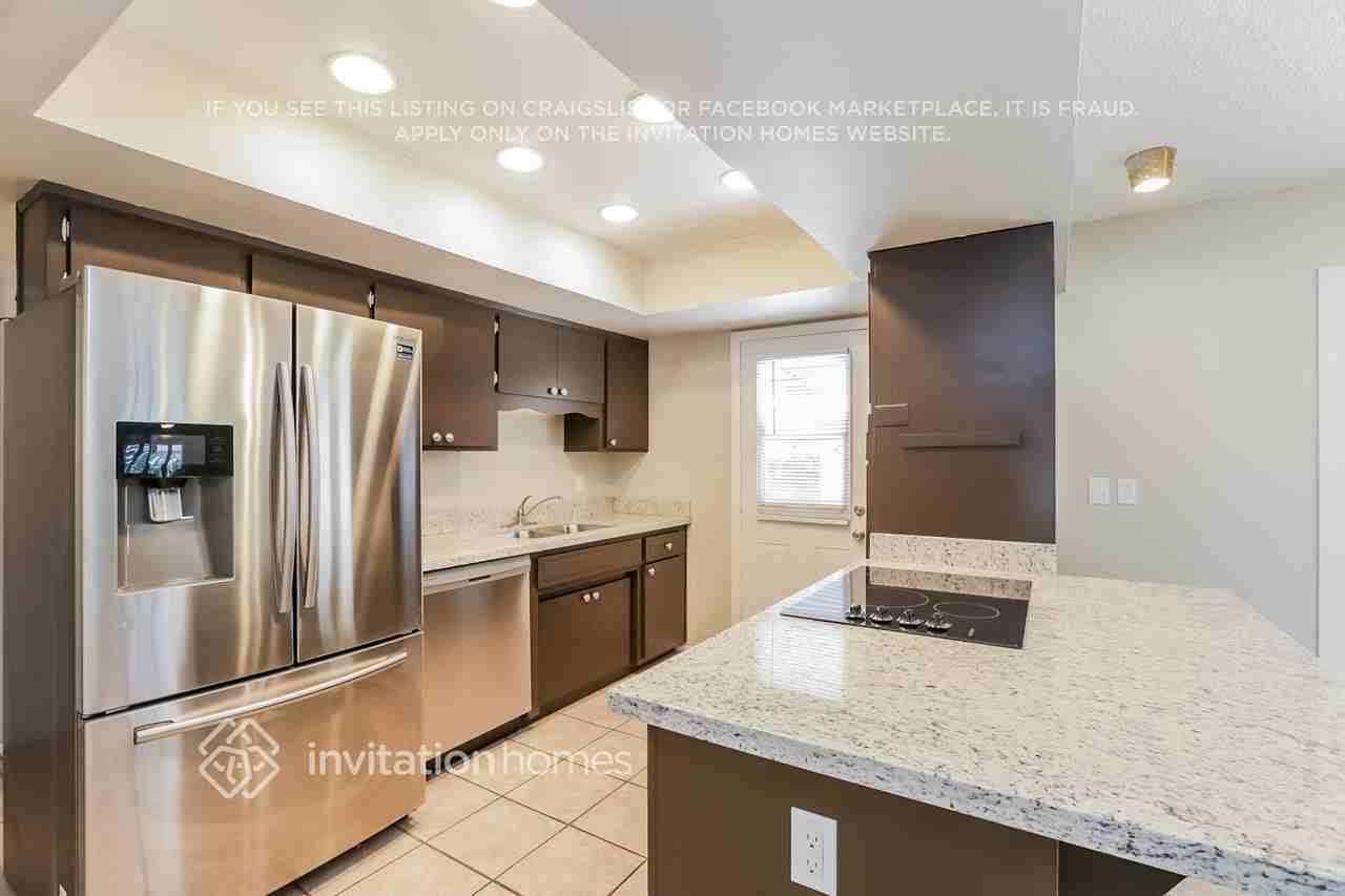 617 E La Jolla Dr - Photo 7 of 16