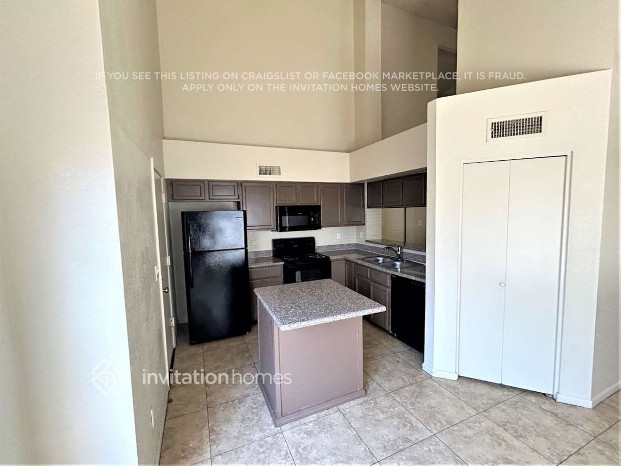 8850 W Fairmount Ave - Photo 4 of 14
