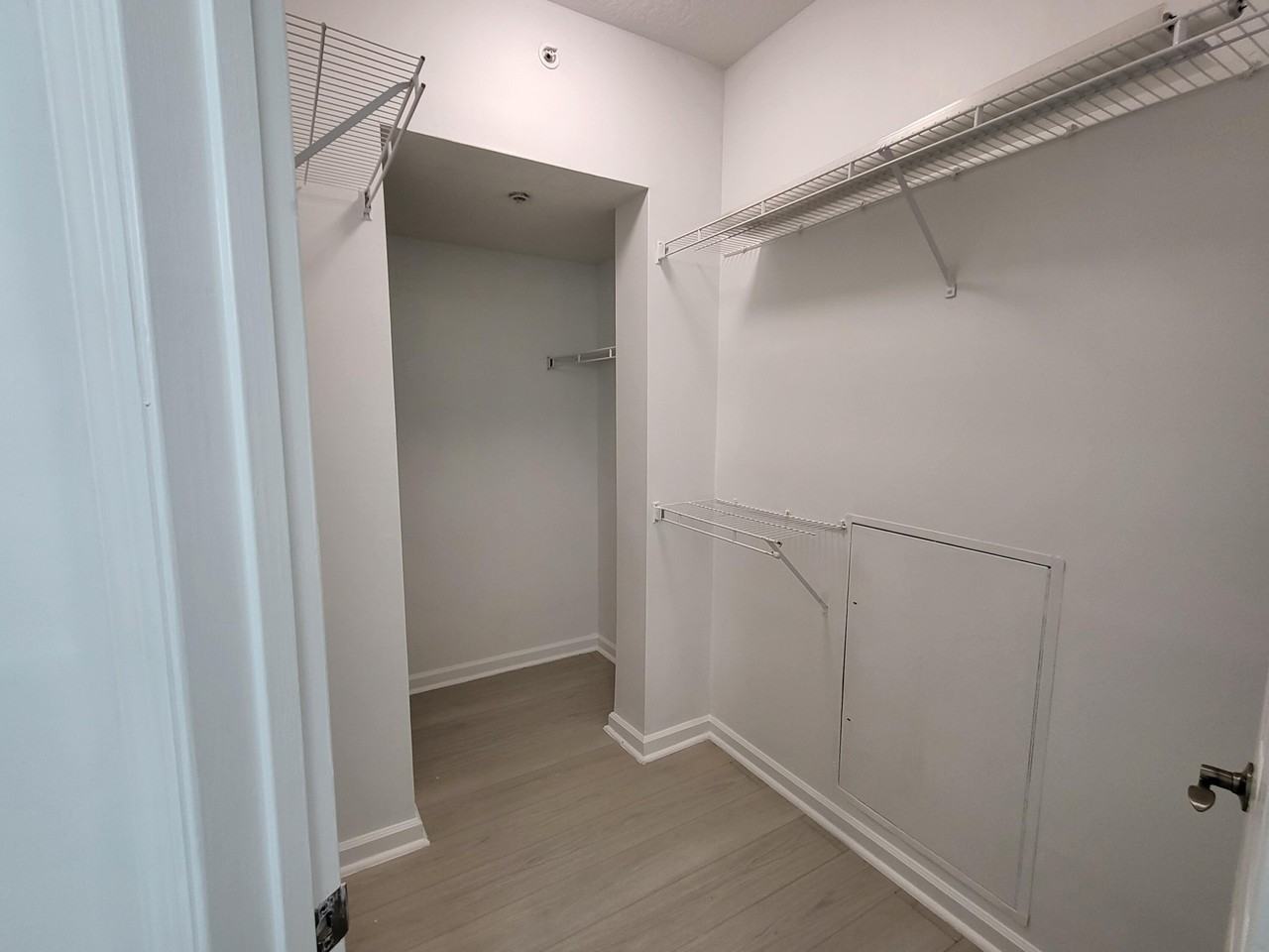 2042 Alta Meadows Ln #1701 - Photo 5 of 21
