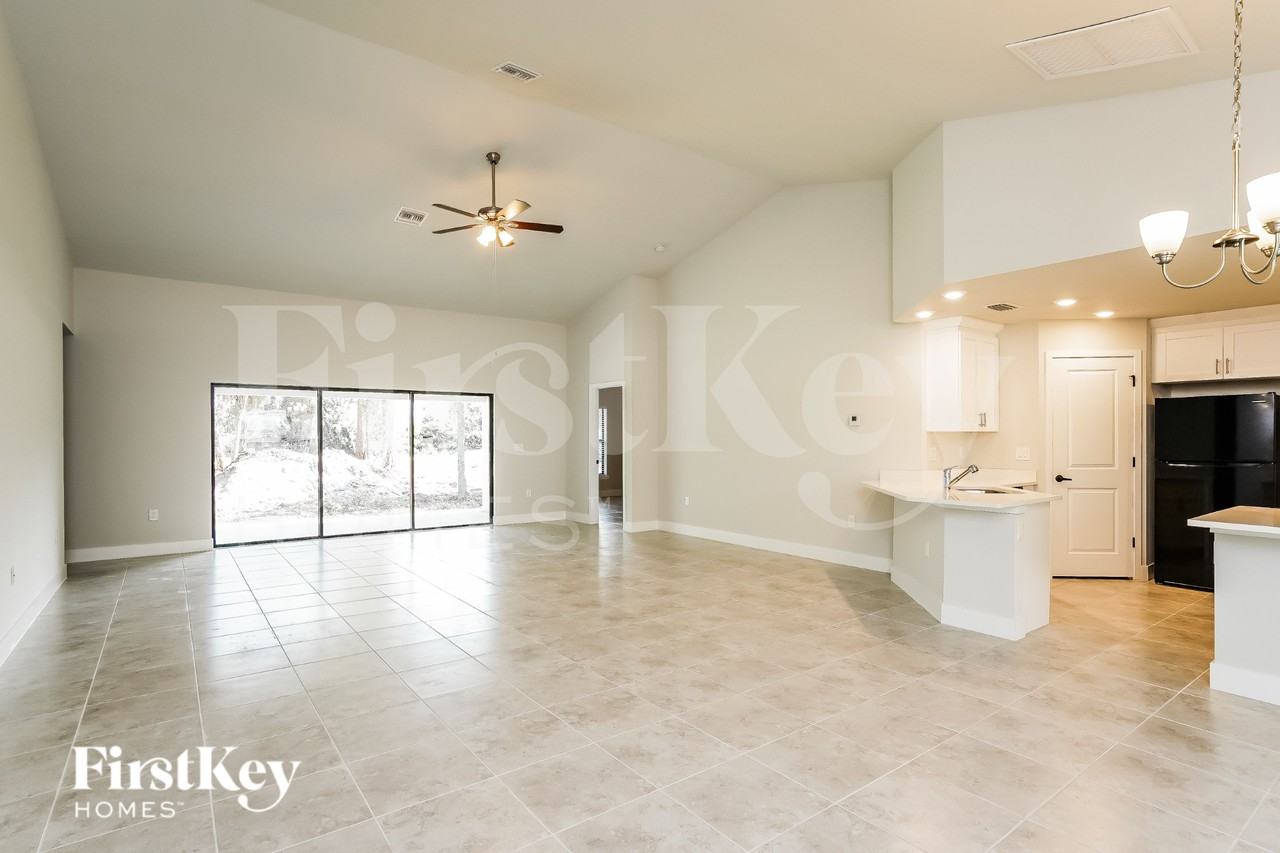 3712 Kittyhawk Dr - Photo 3 of 17