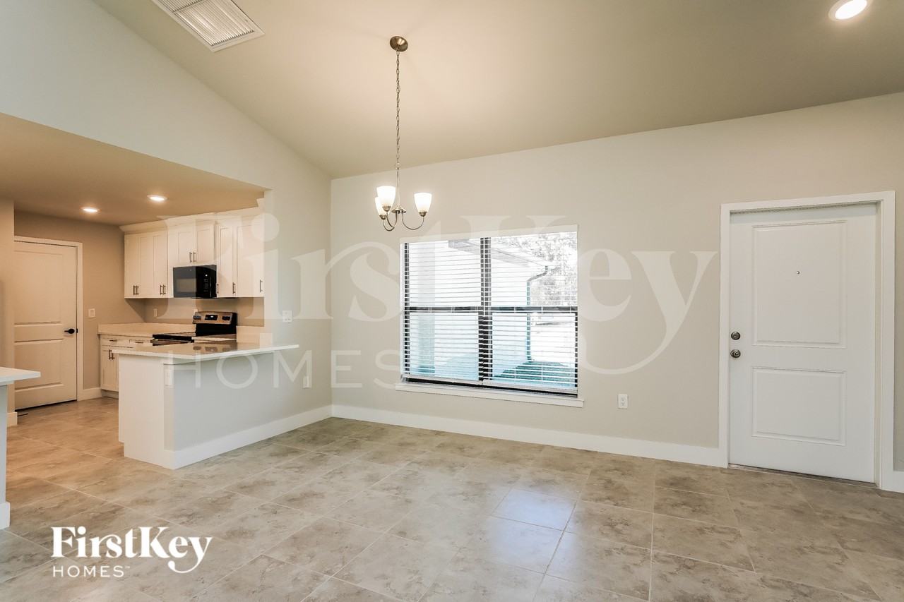 3712 Kittyhawk Dr - Photo 5 of 17