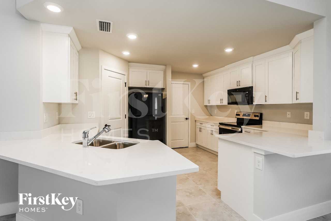 3712 Kittyhawk Dr - Photo 6 of 17