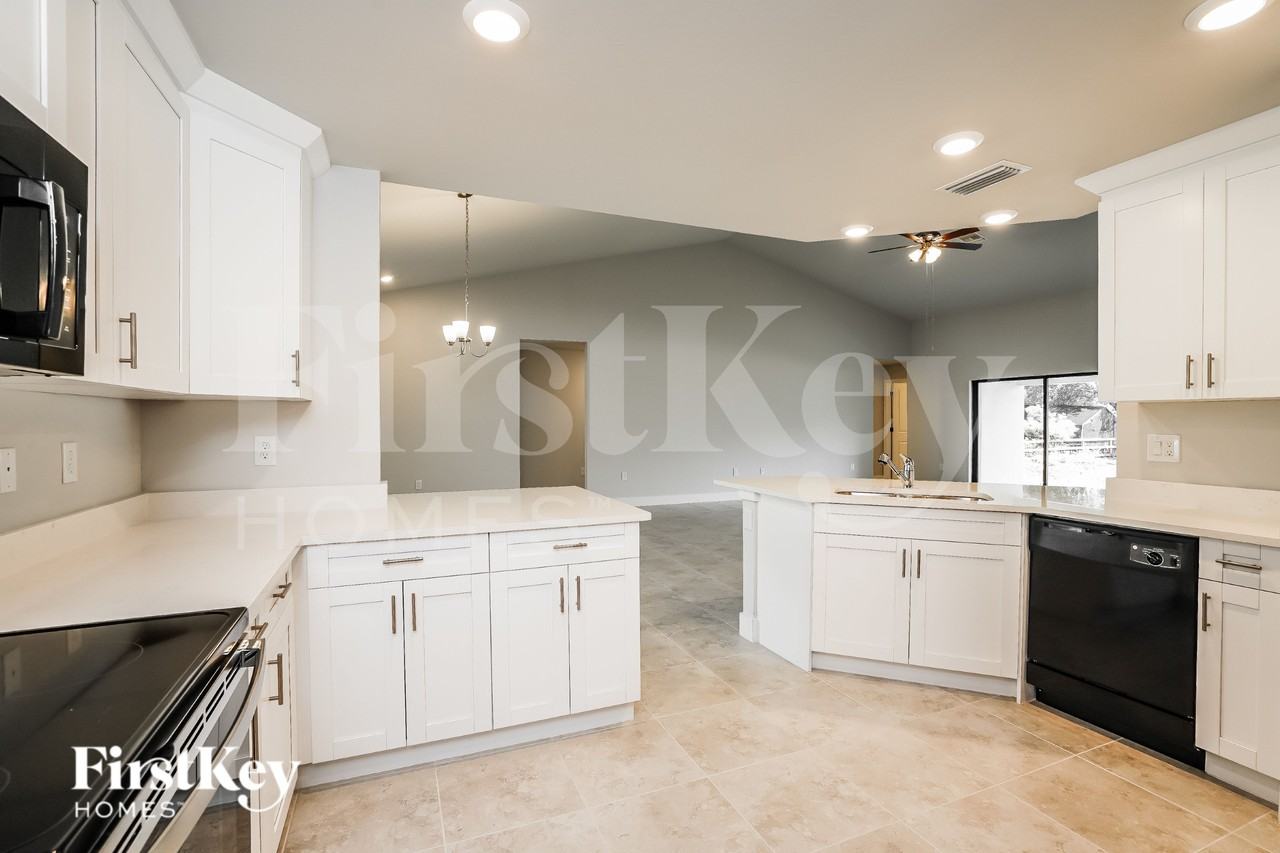 3712 Kittyhawk Dr - Photo 7 of 17