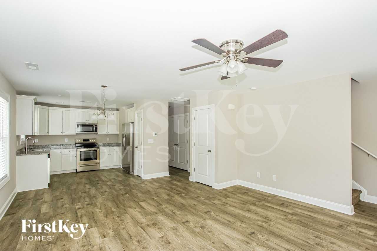 99 Saint Mary Ave Nw - Photo 6 of 15