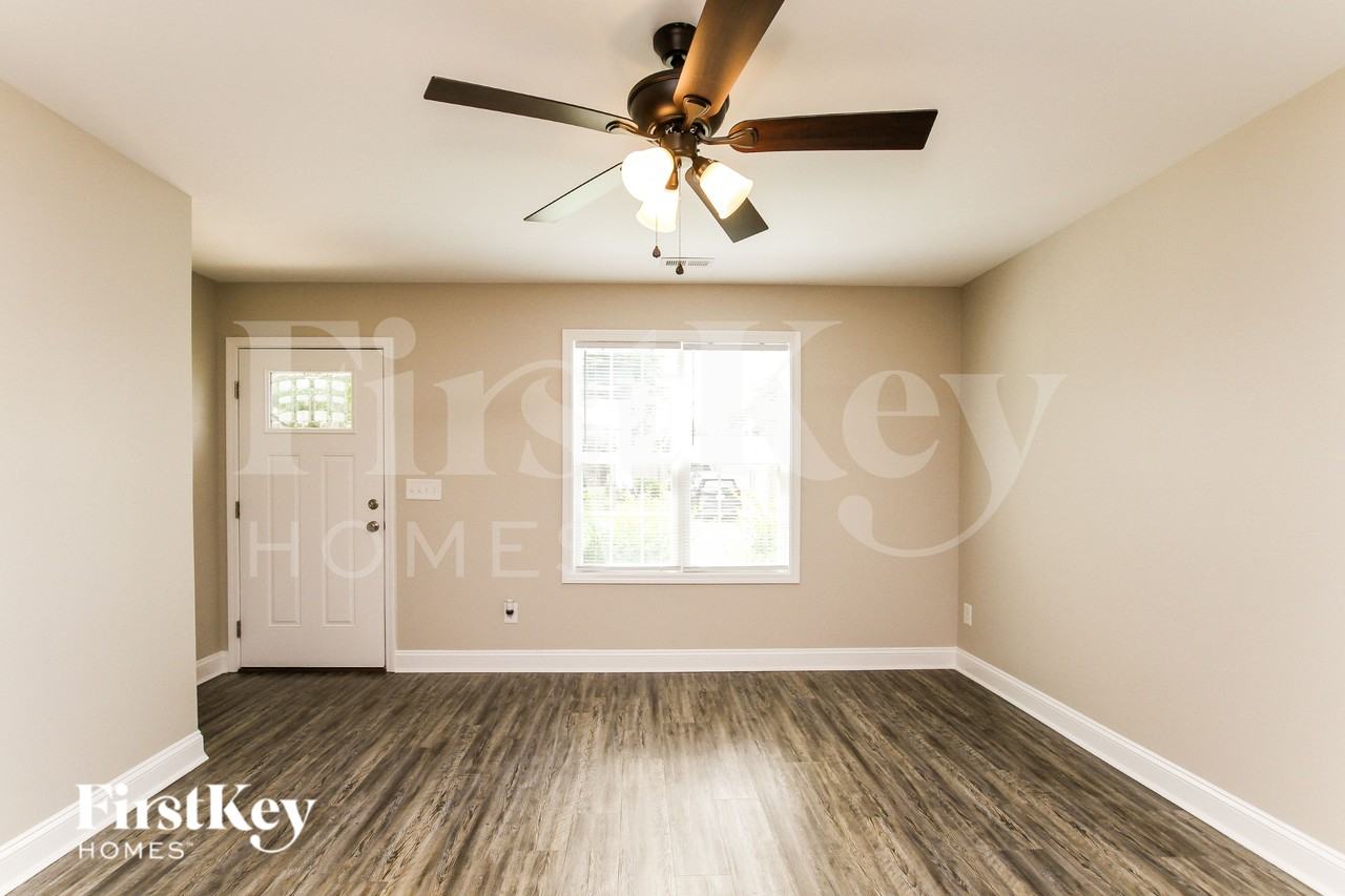 96 Peachtree Ave Nw - Photo 2 of 15