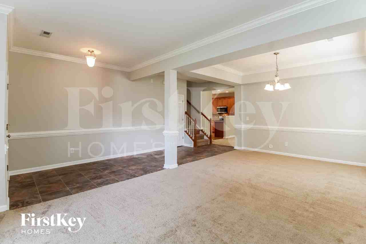 4015 Shadetree Dr - Photo 2 of 15
