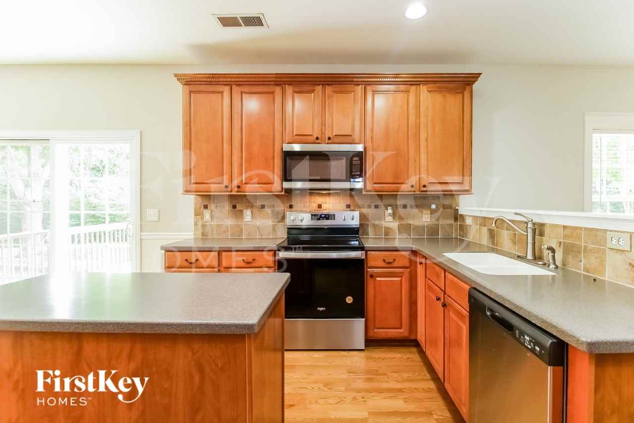 4015 Shadetree Dr - Photo 6 of 15