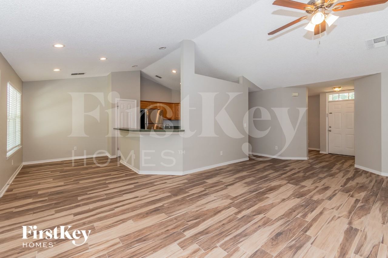 9759 Redbird Creek Dr S - Photo 2 of 16