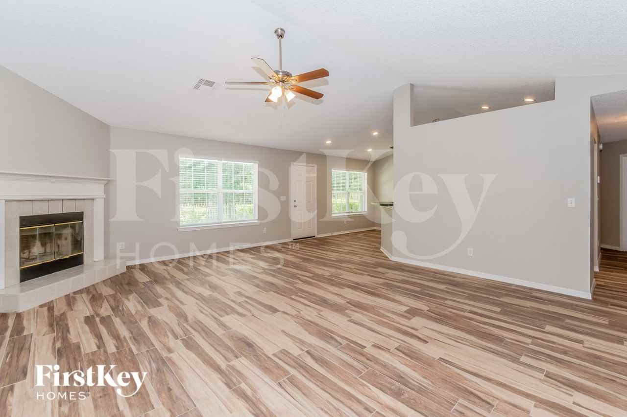 9759 Redbird Creek Dr S - Photo 3 of 16