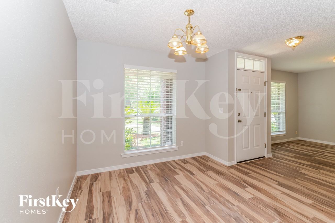 9759 Redbird Creek Dr S - Photo 4 of 16