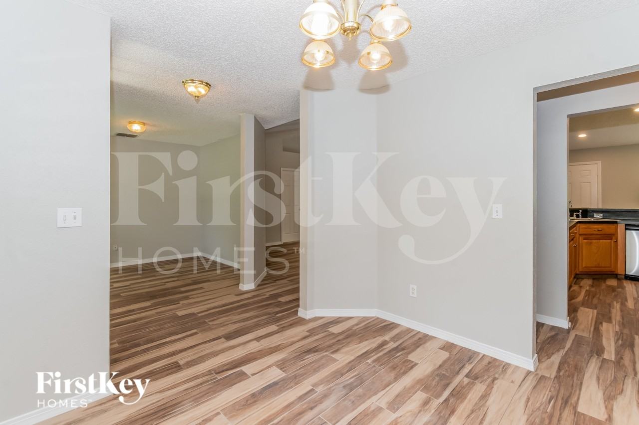 9759 Redbird Creek Dr S - Photo 5 of 16