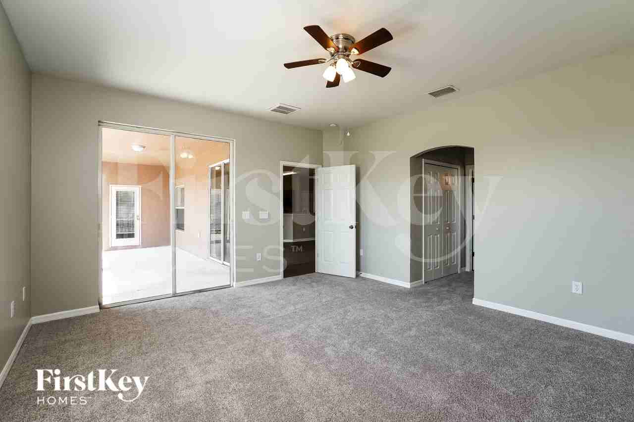1820 Ne 7th Ave - Photo 5 of 15