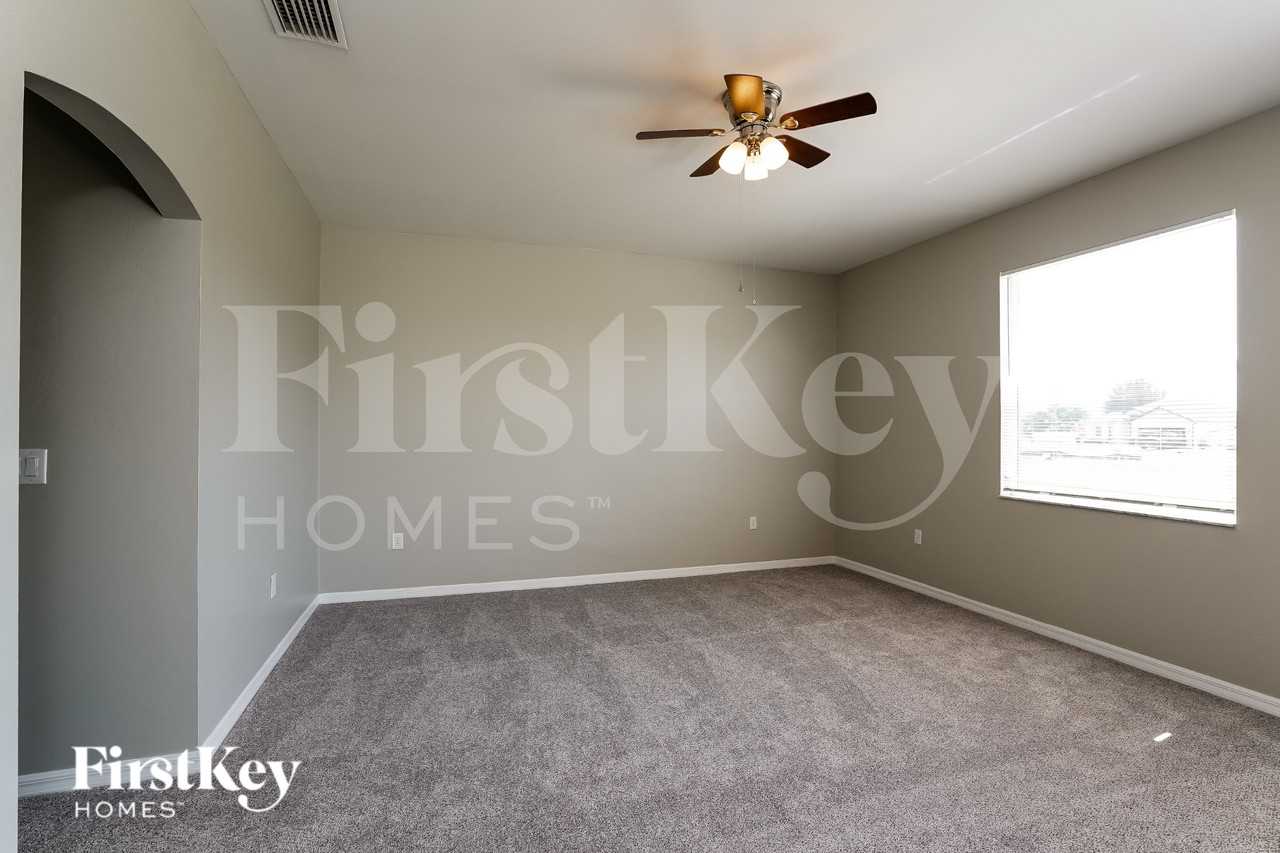 1820 Ne 7th Ave - Photo 6 of 15