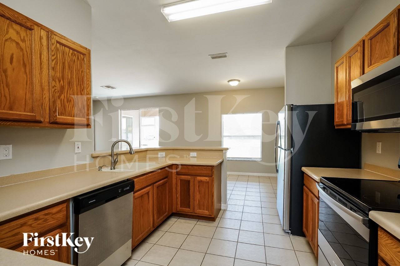 1820 Ne 7th Ave - Photo 7 of 15