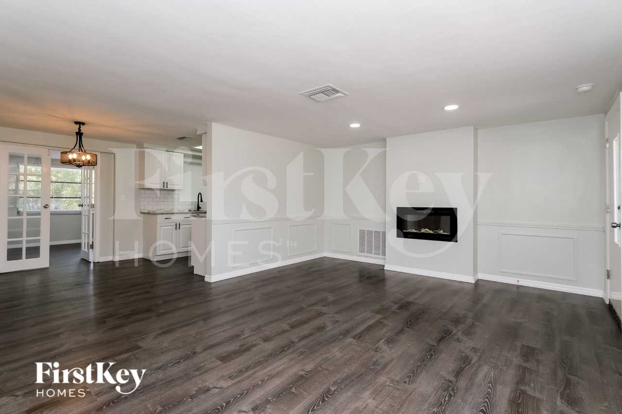 7424 Neva Ln - Photo 2 of 16