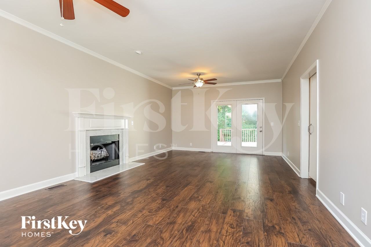 221 Shoemaker Ct - Photo 2 of 15