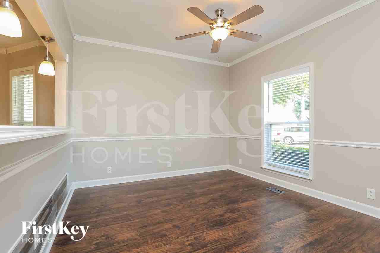 221 Shoemaker Ct - Photo 4 of 15