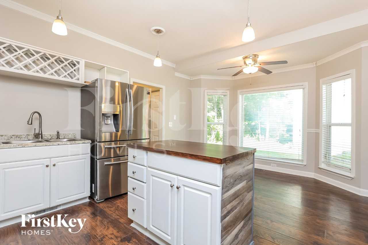 221 Shoemaker Ct - Photo 6 of 15