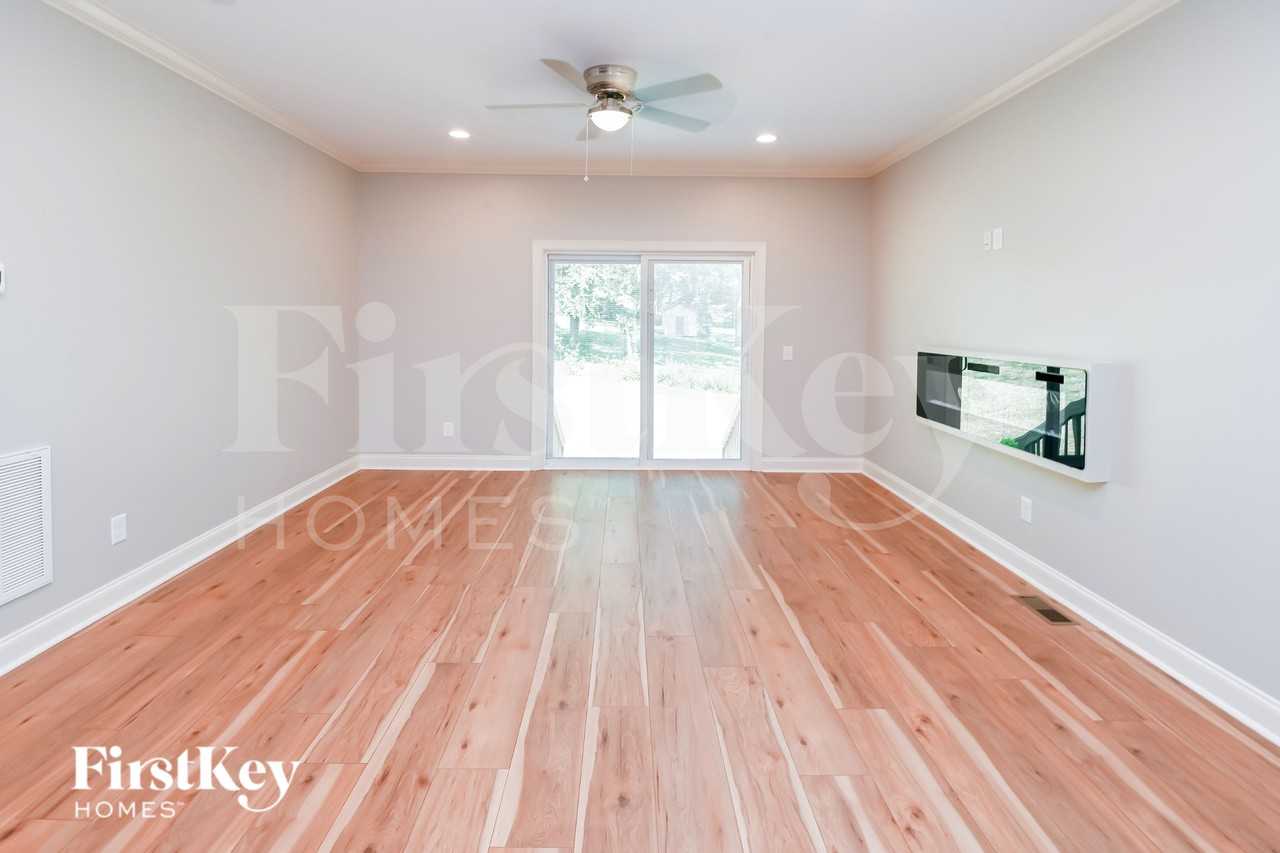 1246 Pless St Nw - Photo 3 of 15