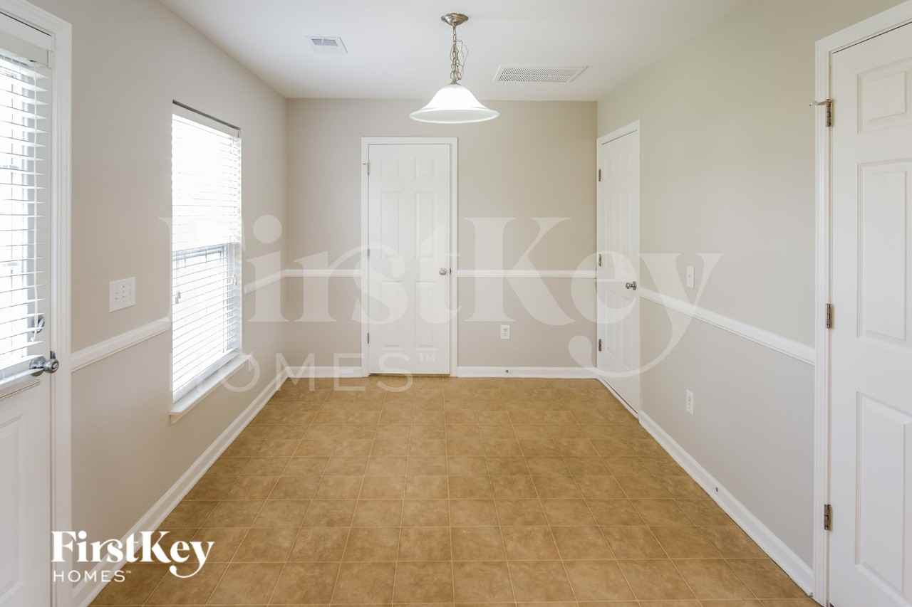615 Silver Moss Dr - Photo 5 of 16