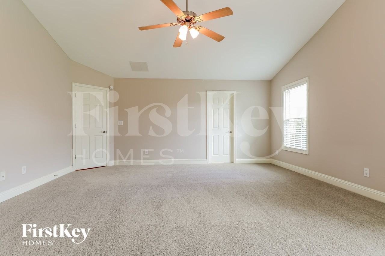 1306 Golden Way - Photo 7 of 15