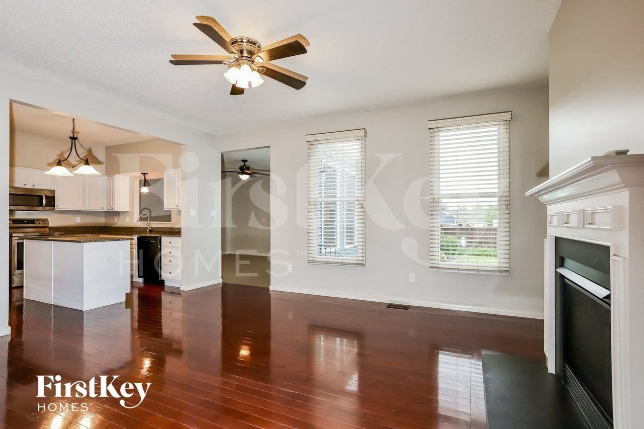 3638 Arpent St - Photo 4 of 15