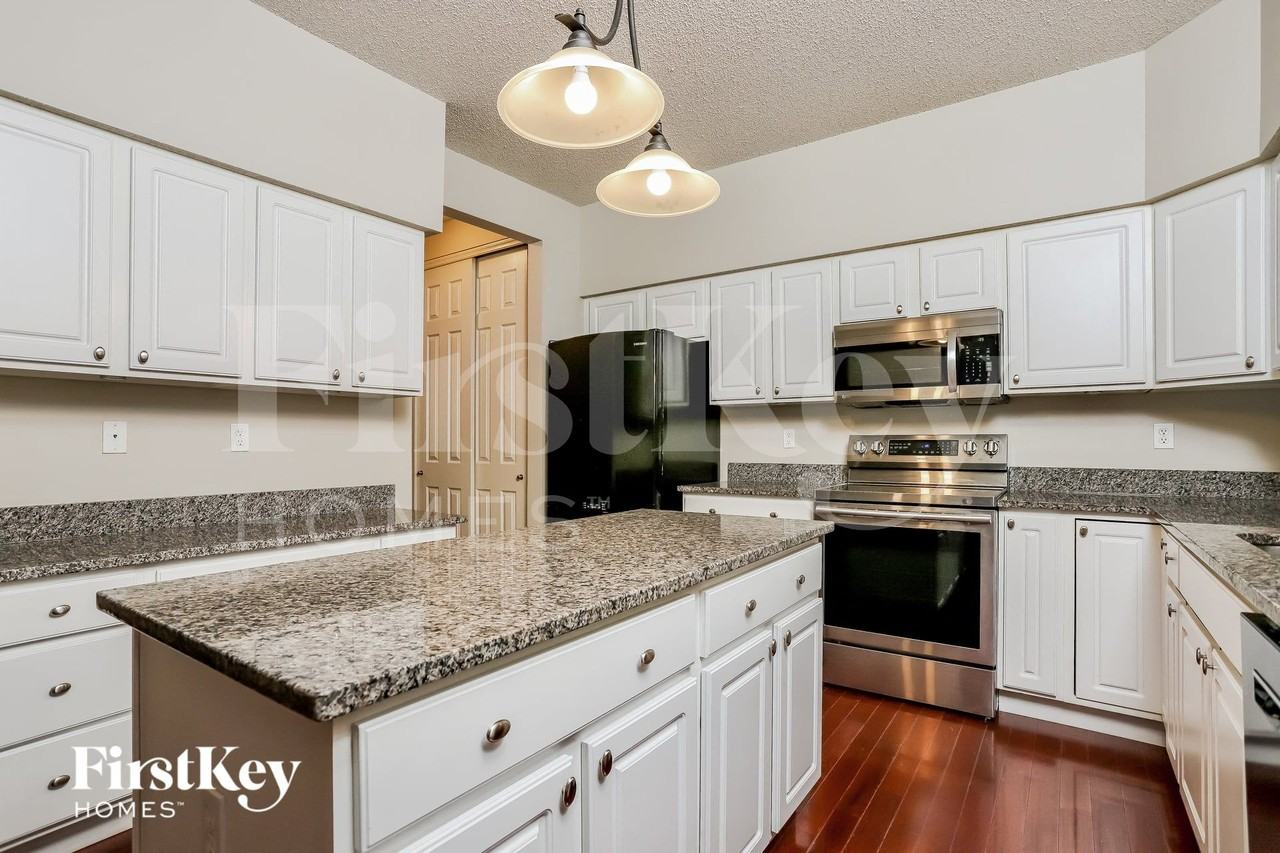 3638 Arpent St - Photo 7 of 15