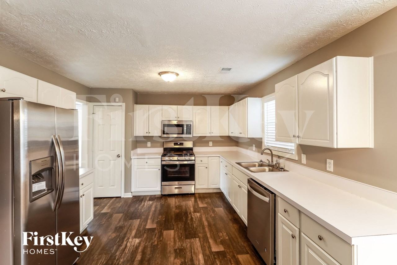 3985 Fallbrook Dr - Photo 6 of 15