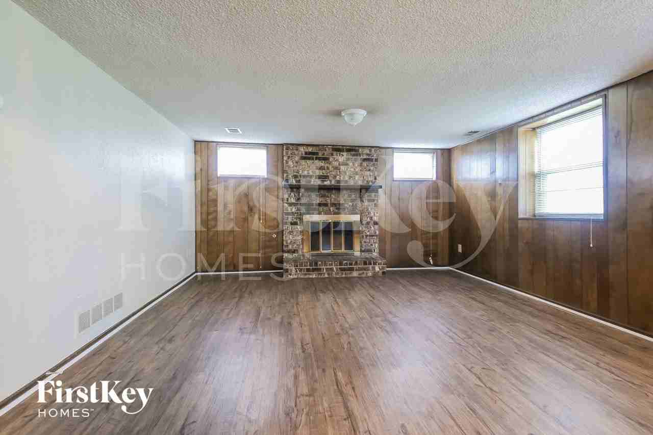 4501 Nw Amesbury Pl - Photo 7 of 15