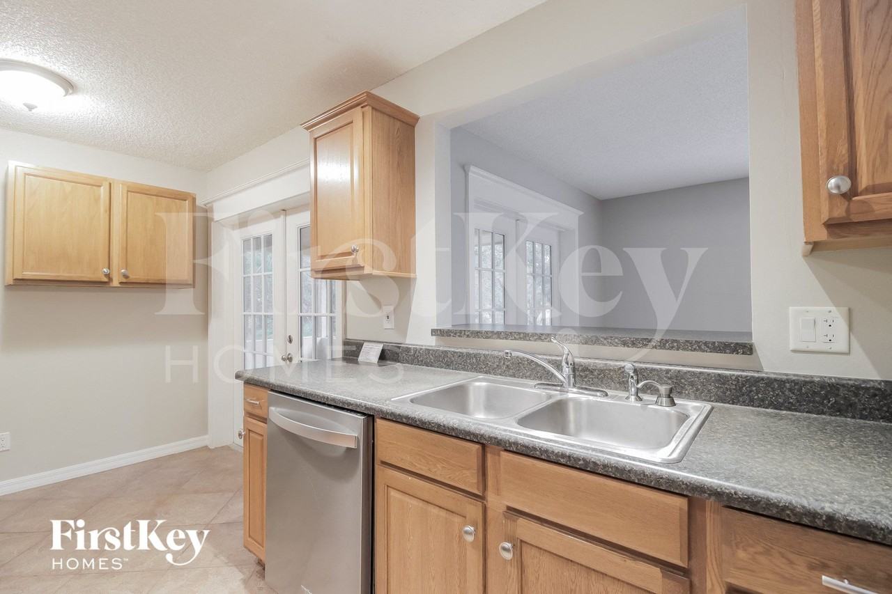 1775 Macklin St Nw - Photo 5 of 16