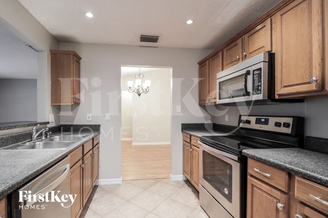 1775 Macklin St Nw - Photo 6 of 16