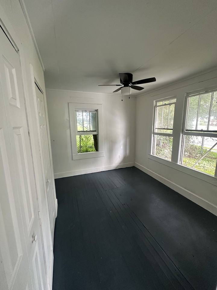 1331 Se Evangeline Trwy #1 - Photo 3 of 8