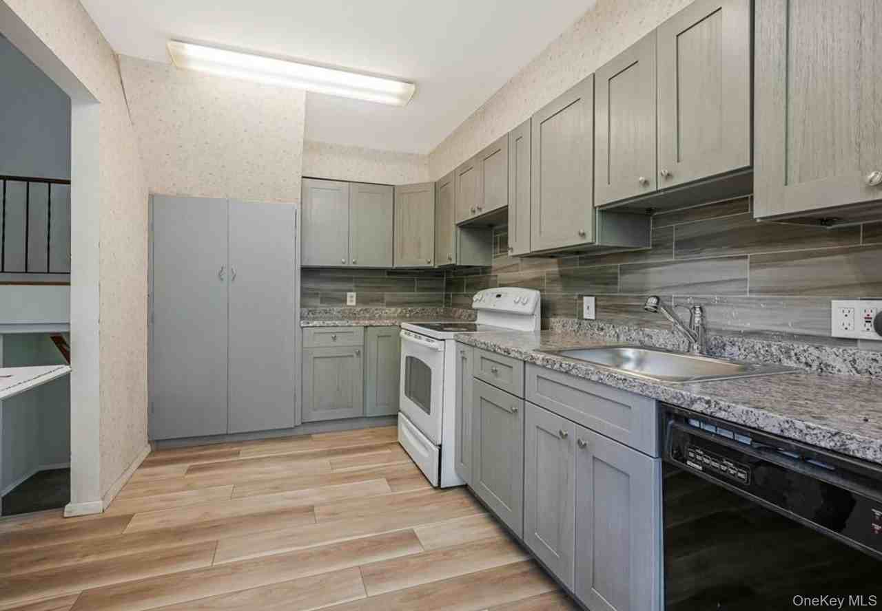 210 Michigan Ave - Photo 5 of 15
