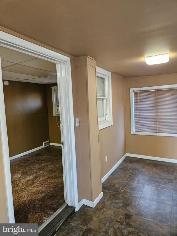 6124 Wayne Ave - Photo 2 of 10