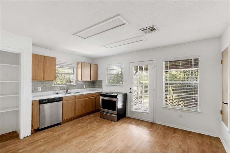 3774 N Bagdad Rd - Photo 6 of 13
