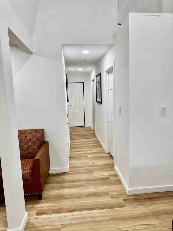 E Meadow Vale - Photo 5 of 12