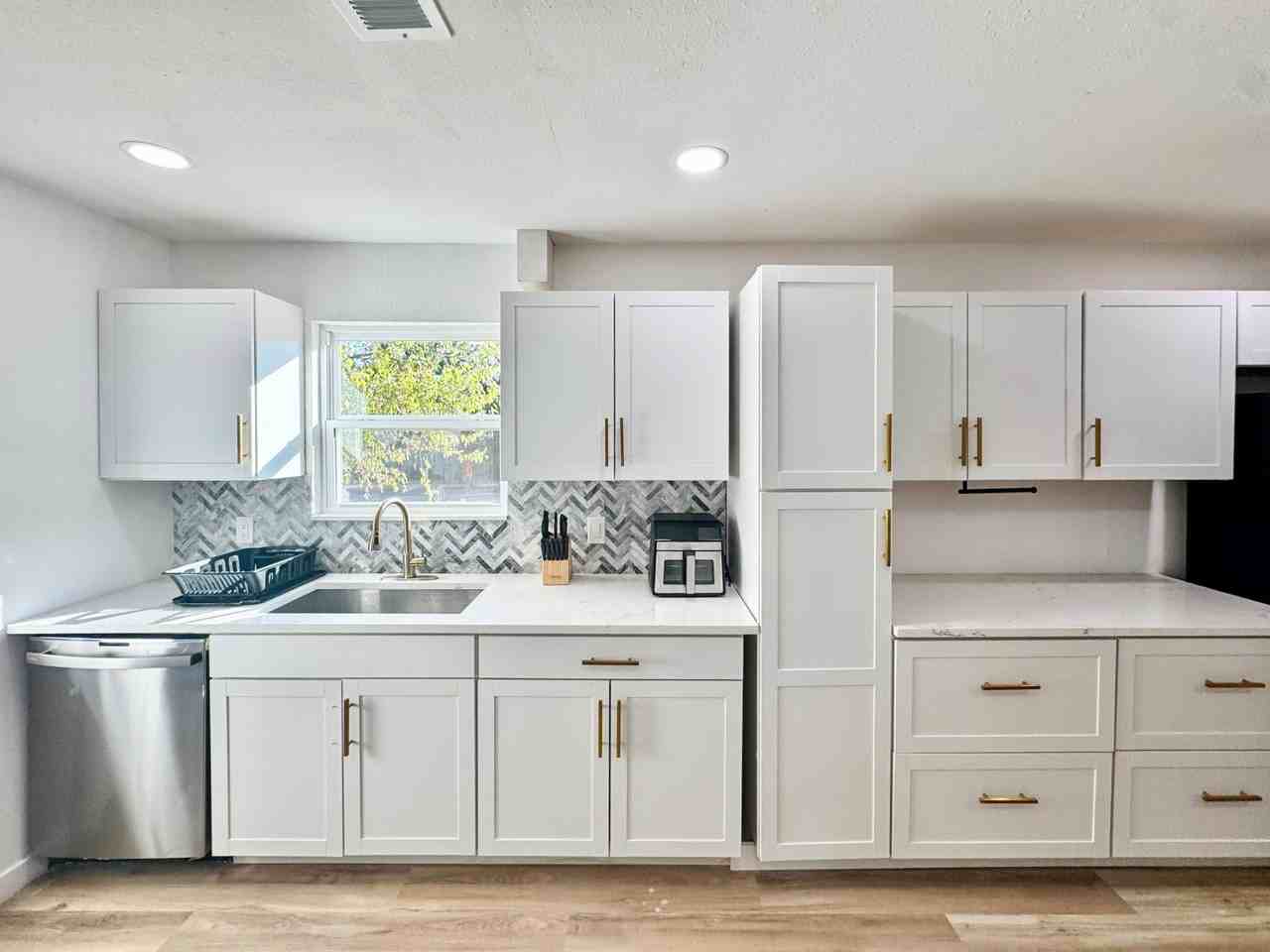 E Meadow Vale - Photo 6 of 12