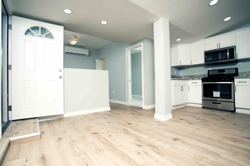 224 1/2 N 6th St #D - Photo 2 of 6