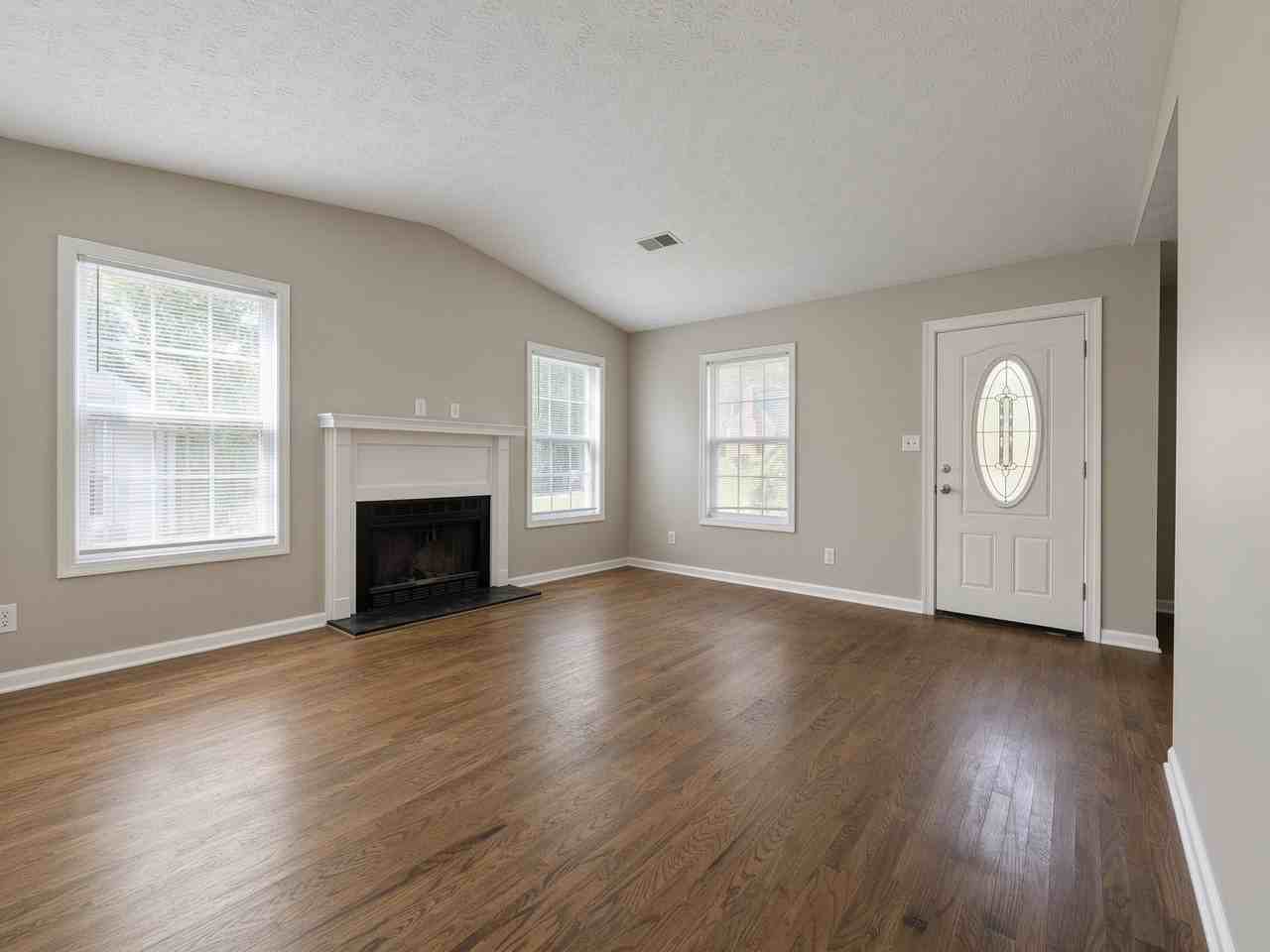 323 Farm Place Ct Ne - Photo 2 of 20