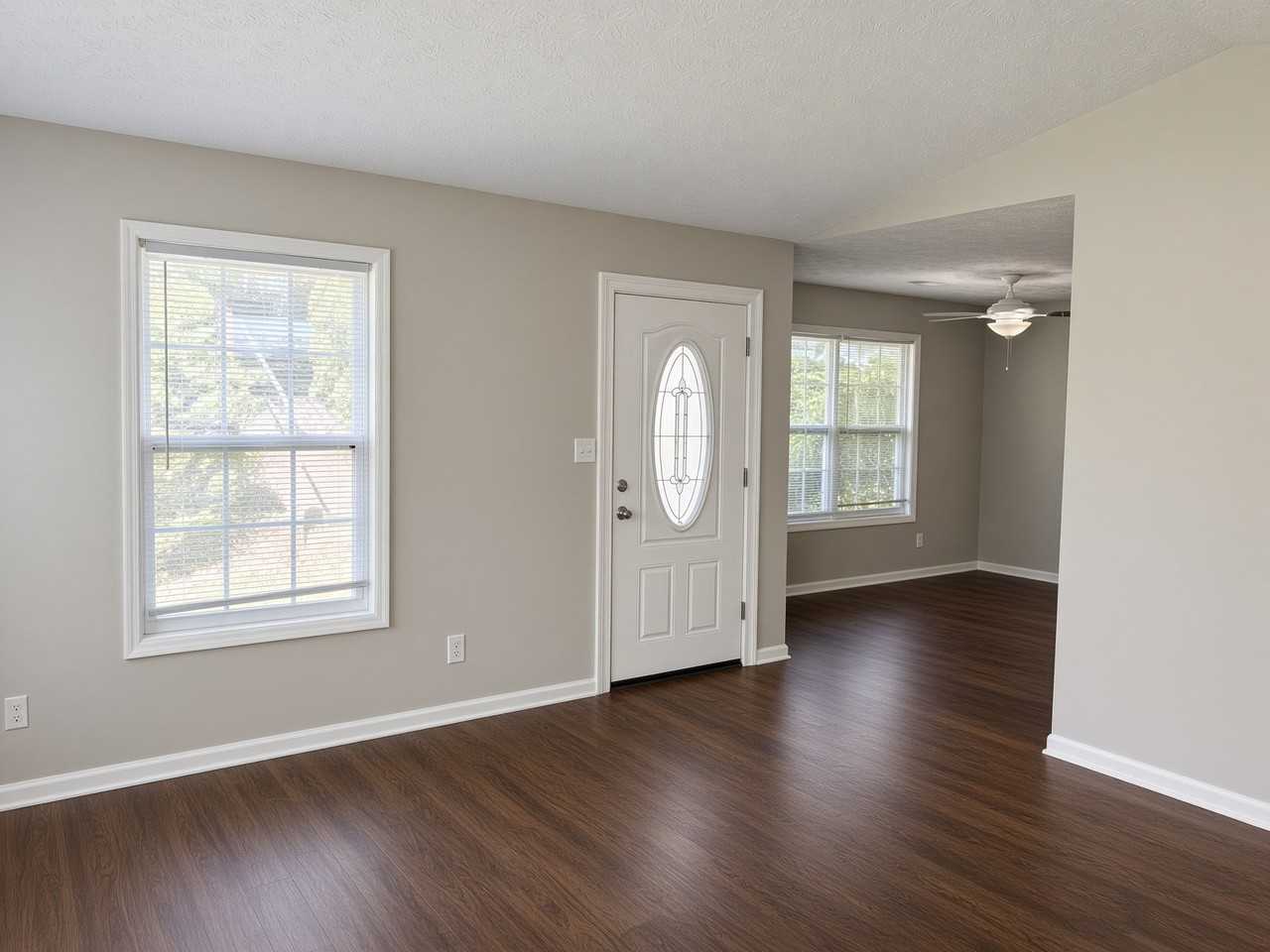 323 Farm Place Ct Ne - Photo 4 of 20